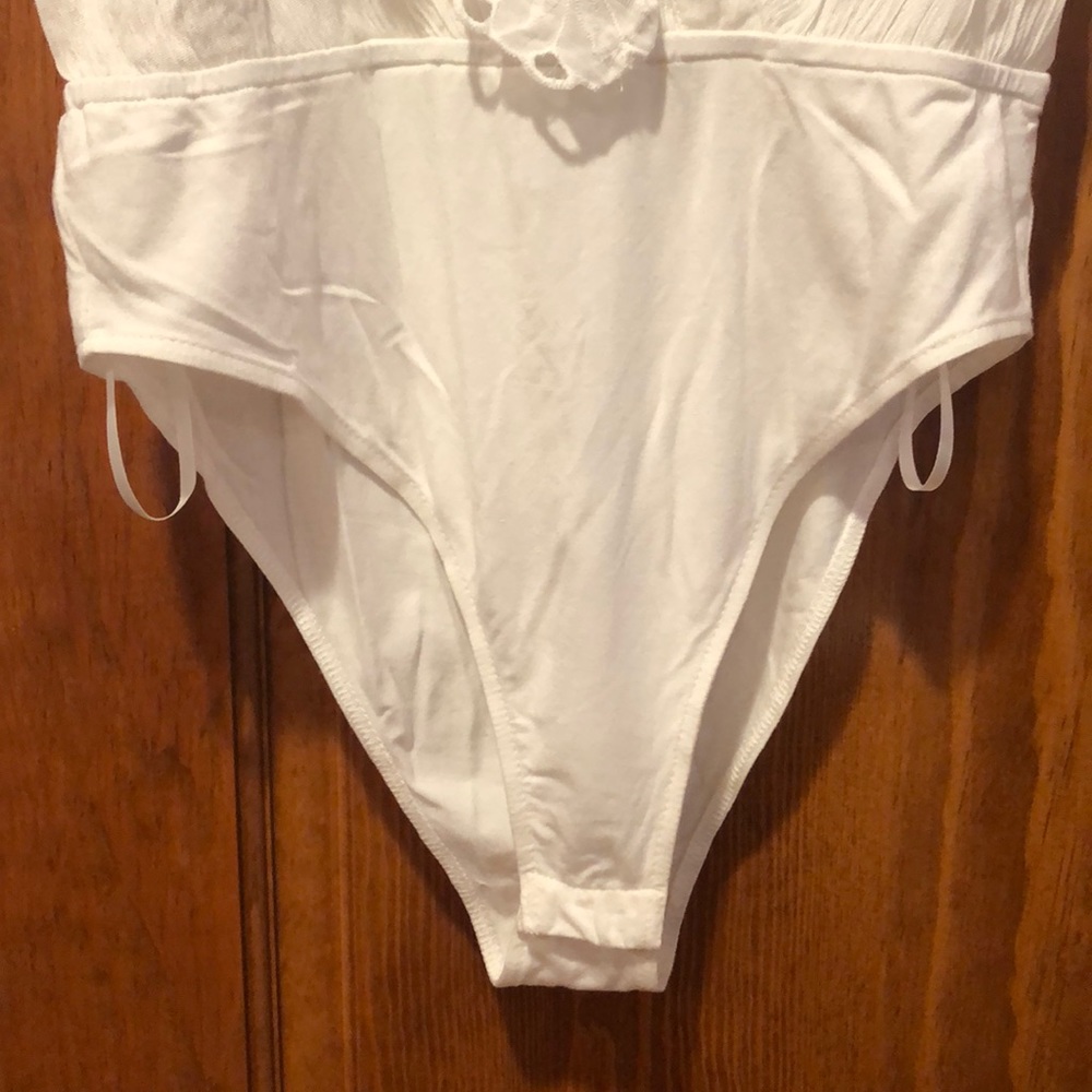Lace Trim Body Suit - Picture 3 of 5